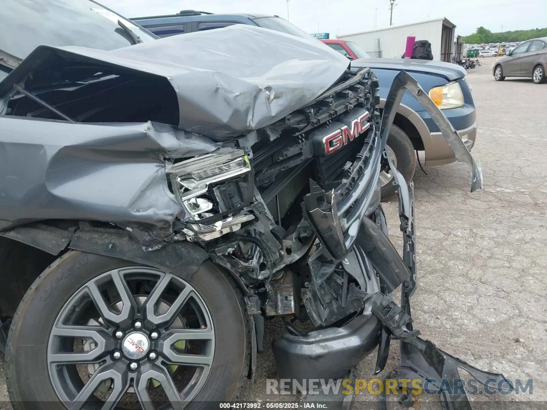 18 Photograph of a damaged car 1GTP9EEL3NZ183143 GMC SIERRA 1500 LIMITED 2022