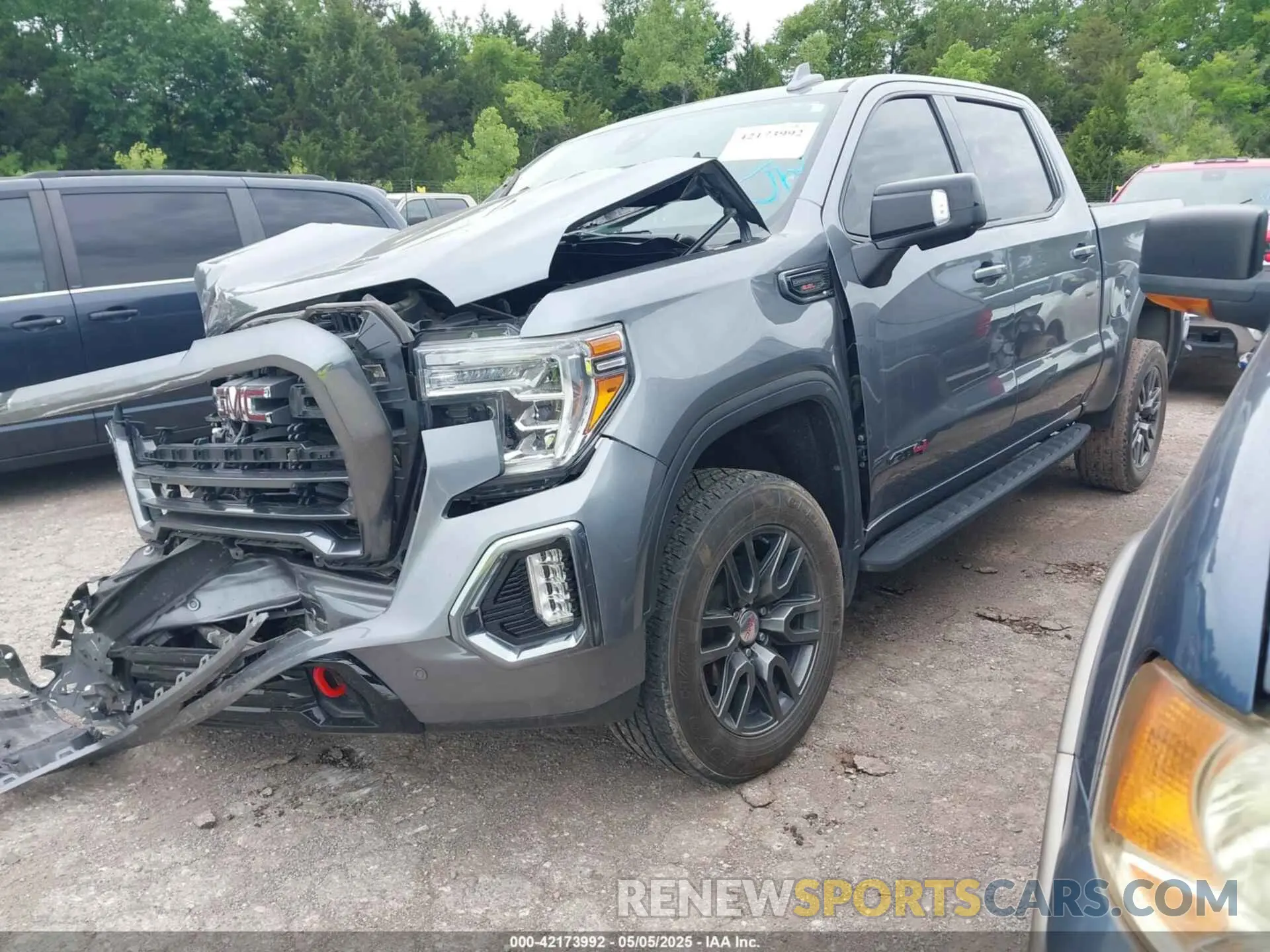 2 Photograph of a damaged car 1GTP9EEL3NZ183143 GMC SIERRA 1500 LIMITED 2022