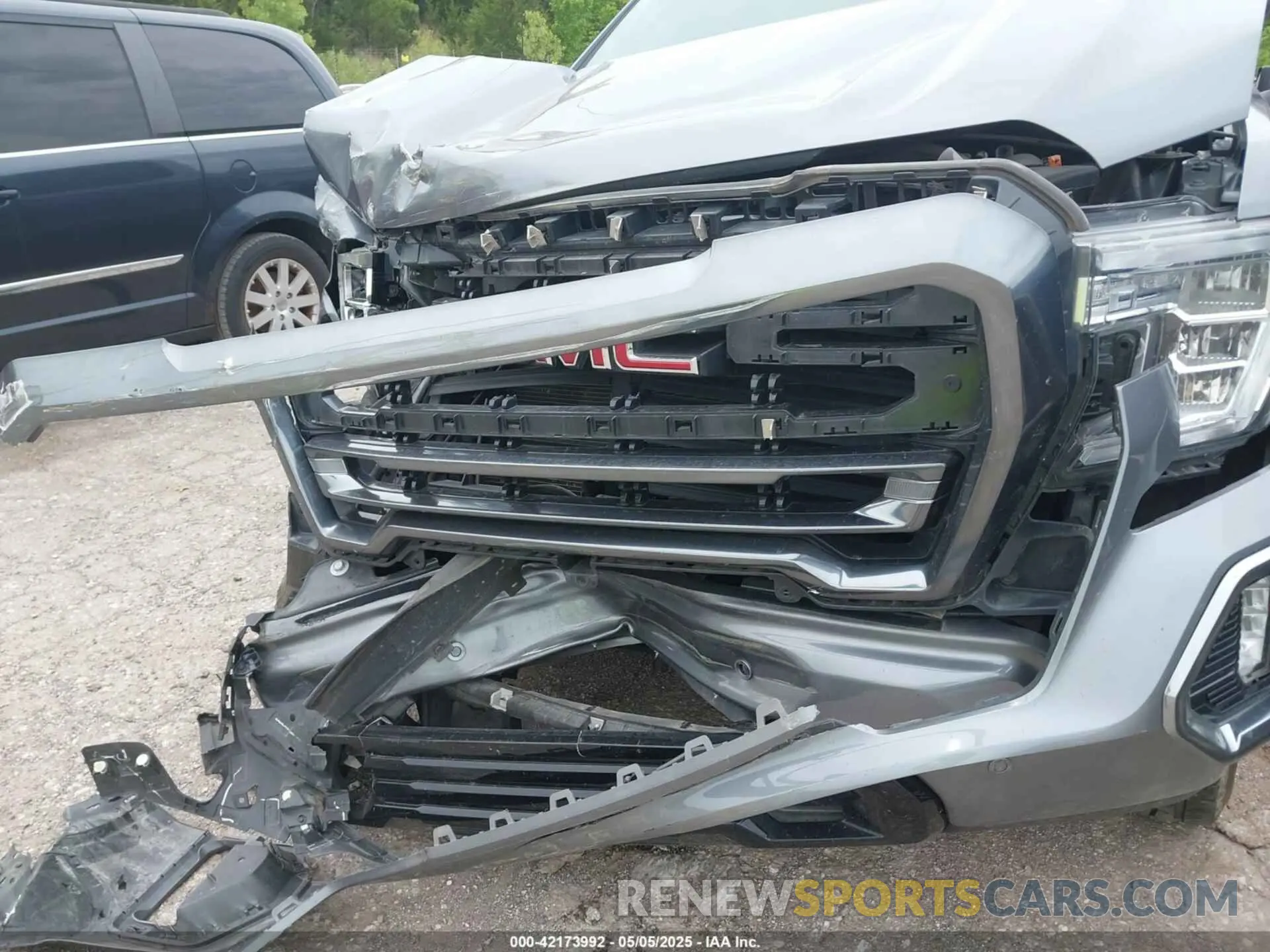 21 Photograph of a damaged car 1GTP9EEL3NZ183143 GMC SIERRA 1500 LIMITED 2022