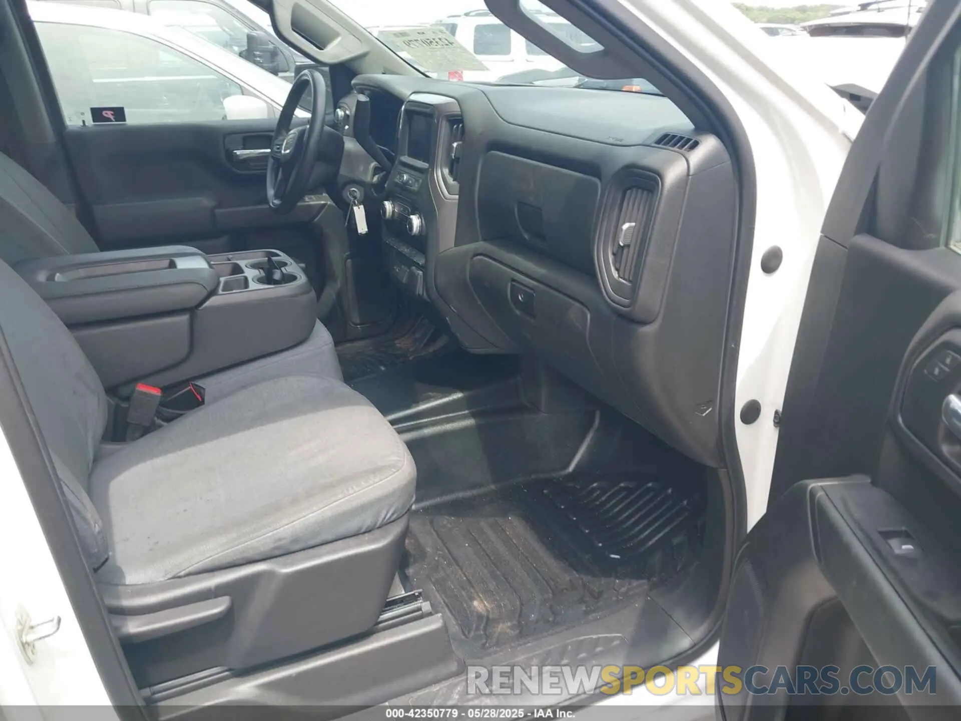 5 Photograph of a damaged car 1GTU9AED1NZ155720 GMC SIERRA 1500 LIMITED 2022