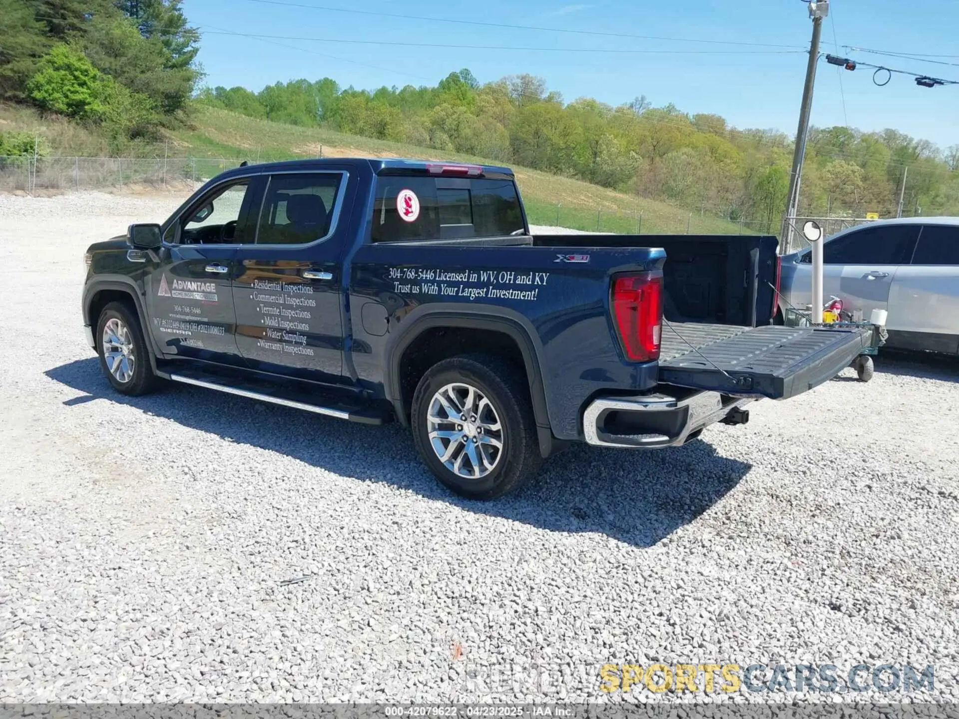 3 Photograph of a damaged car 3GTU9DED3NG126799 GMC SIERRA 1500 LIMITED 2022