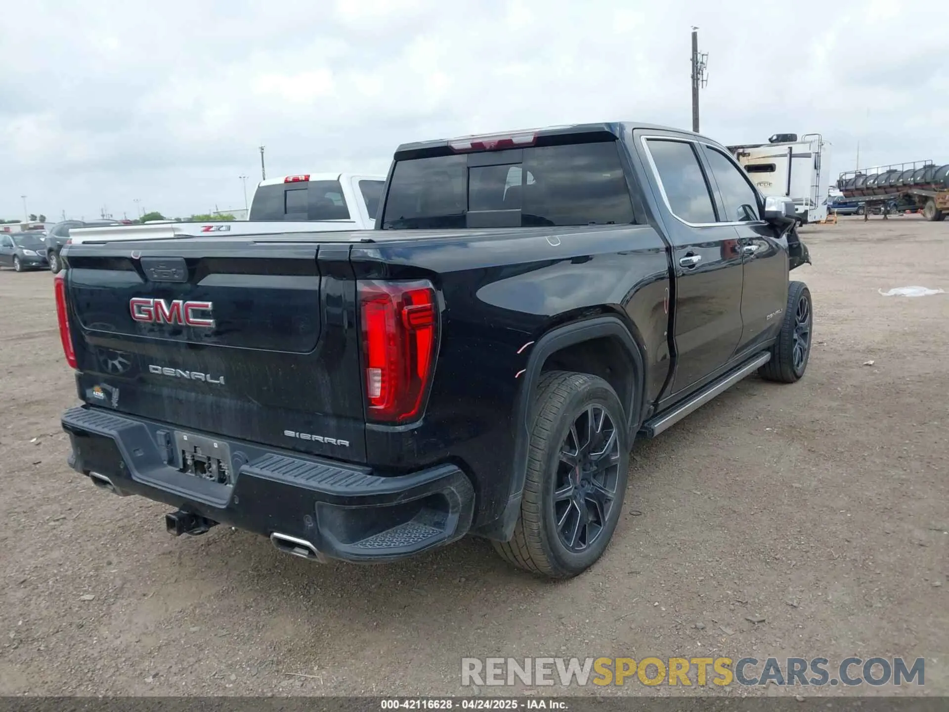 4 Photograph of a damaged car 3GTU9FEL2NG156072 GMC SIERRA 1500 LIMITED 2022