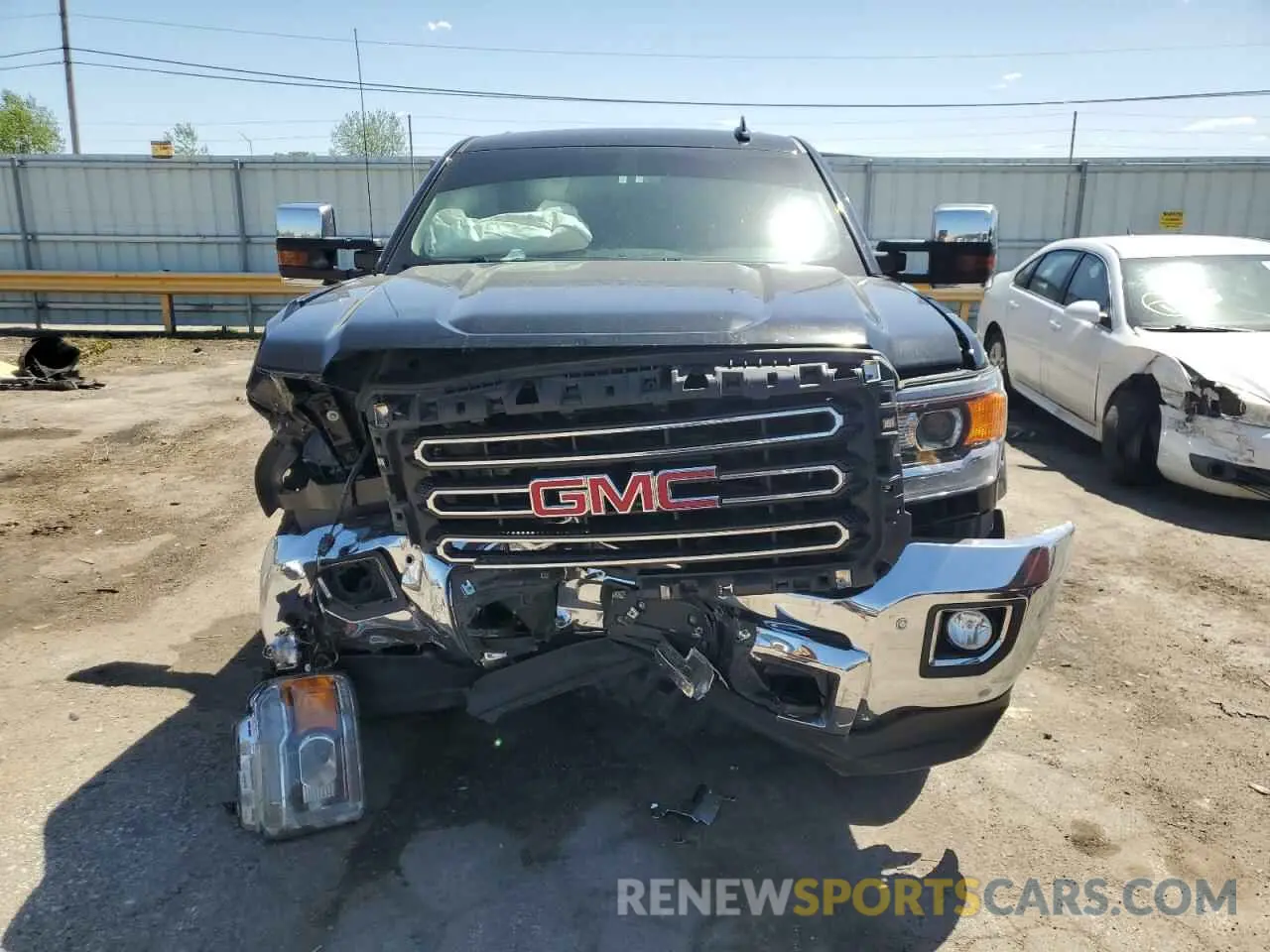 5 Photograph of a damaged car 1GT12REG9KF262852 GMC SIERRA 2019