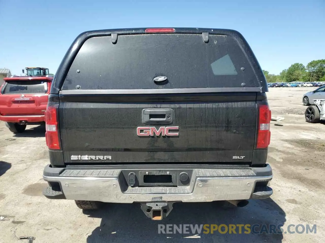 6 Photograph of a damaged car 1GT12REG9KF262852 GMC SIERRA 2019