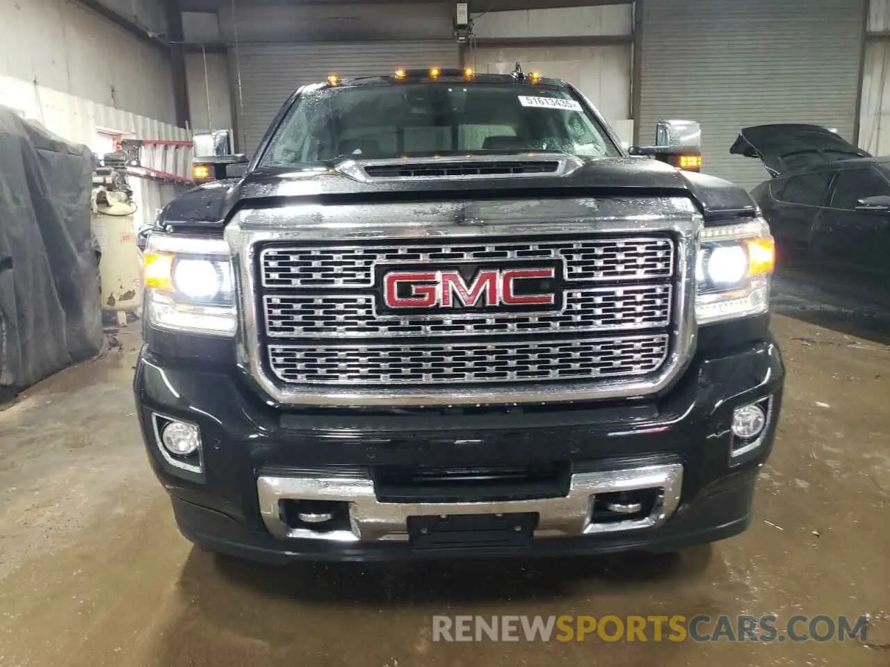 5 Photograph of a damaged car 1GT12SEY2KF219941 GMC SIERRA 2019