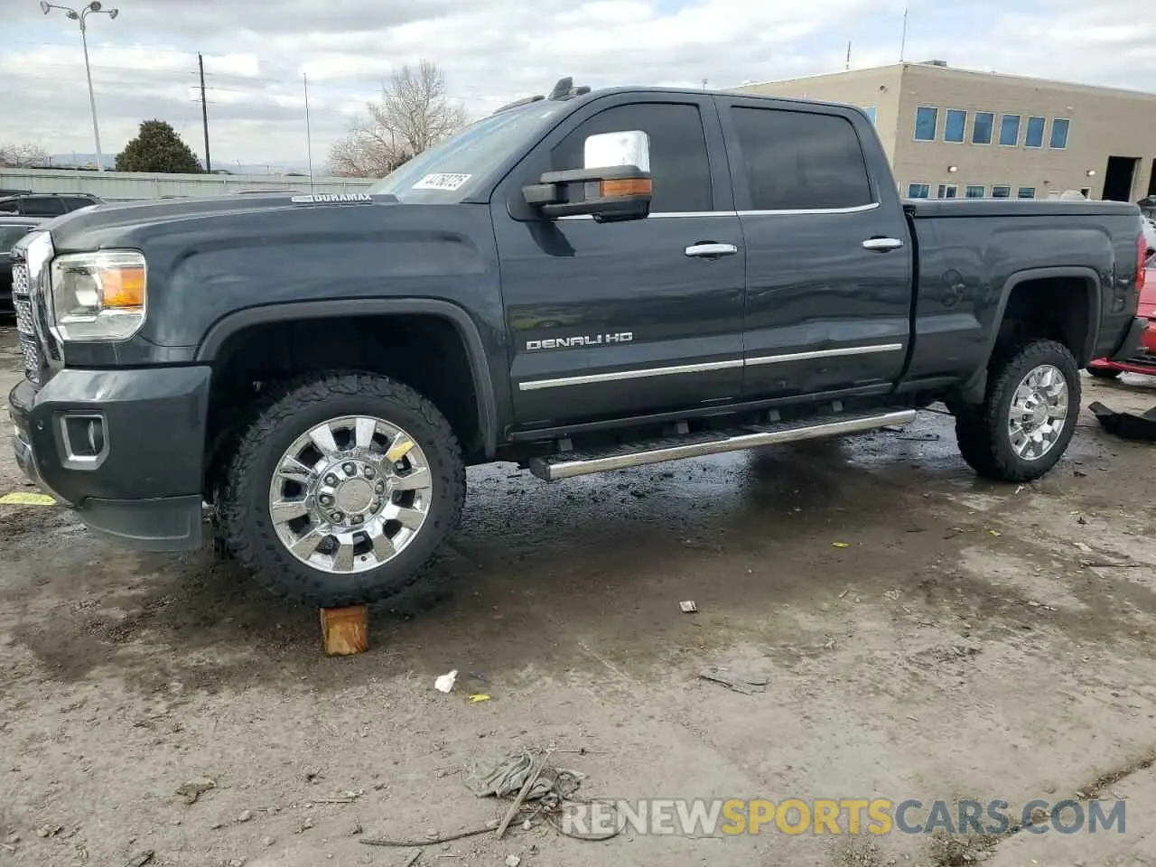 1 Photograph of a damaged car 1GT12SEY4KF112776 GMC SIERRA 2019