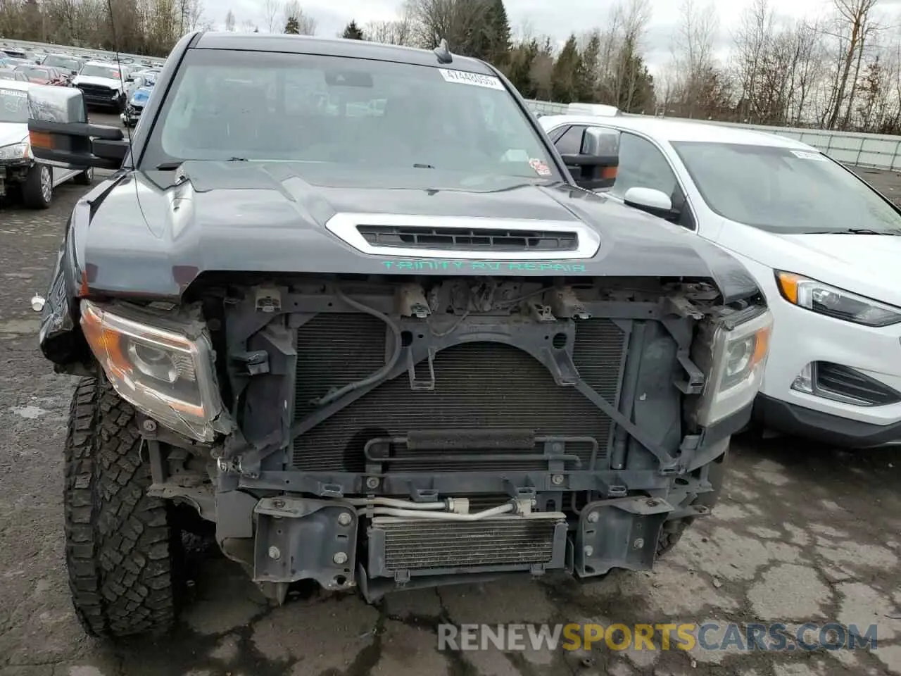 5 Фотография поврежденного автомобиля 1GT42WEY2KF249008 GMC SIERRA 2019