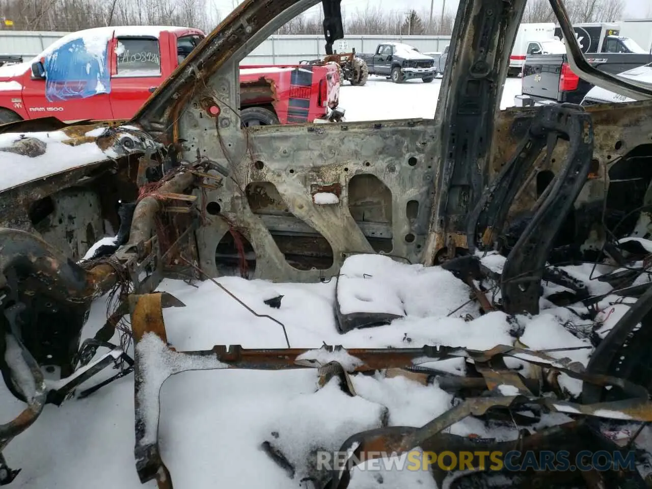 7 Photograph of a damaged car 1GT42WEYXKF150470 GMC SIERRA 2019