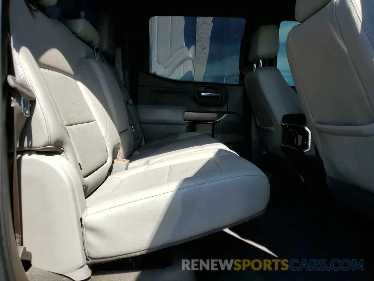 11 Photograph of a damaged car 1GTU9DED9KZ140427 GMC SIERRA 2019