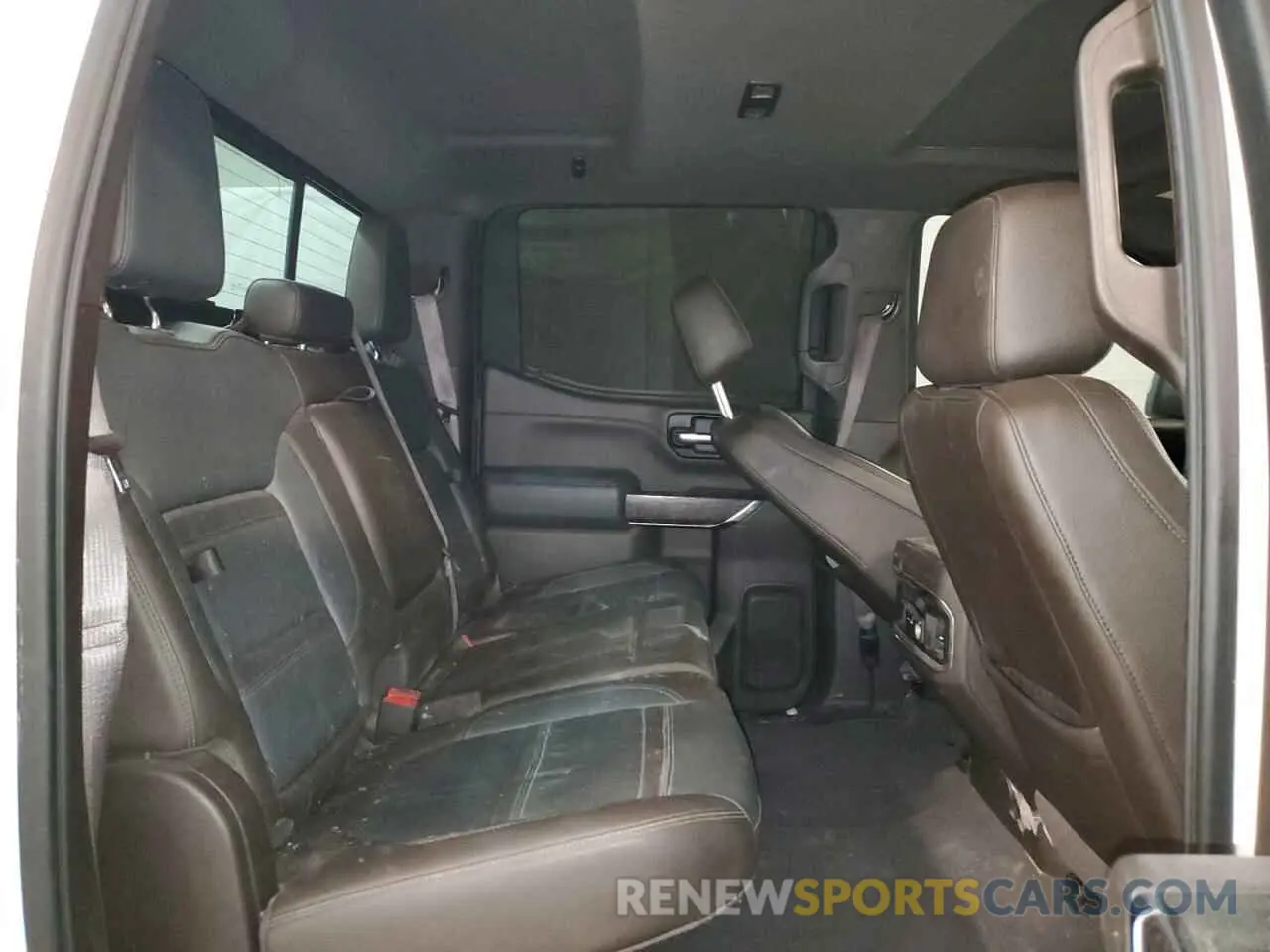 10 Photograph of a damaged car 1GTU9FEL1KZ189558 GMC SIERRA 2019