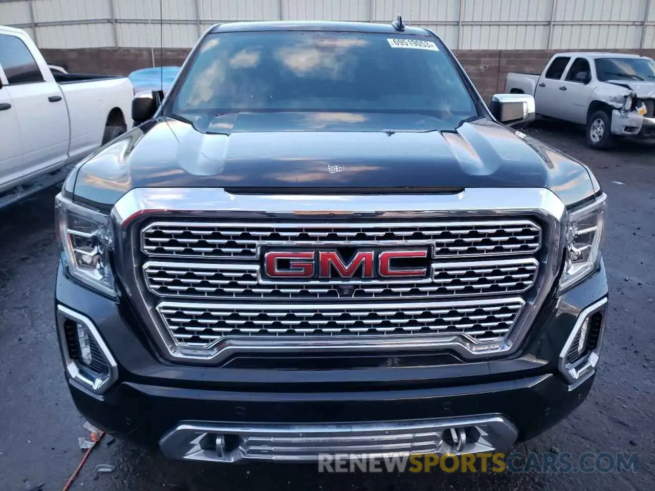 5 Photograph of a damaged car 1GTU9FEL1KZ352922 GMC SIERRA 2019