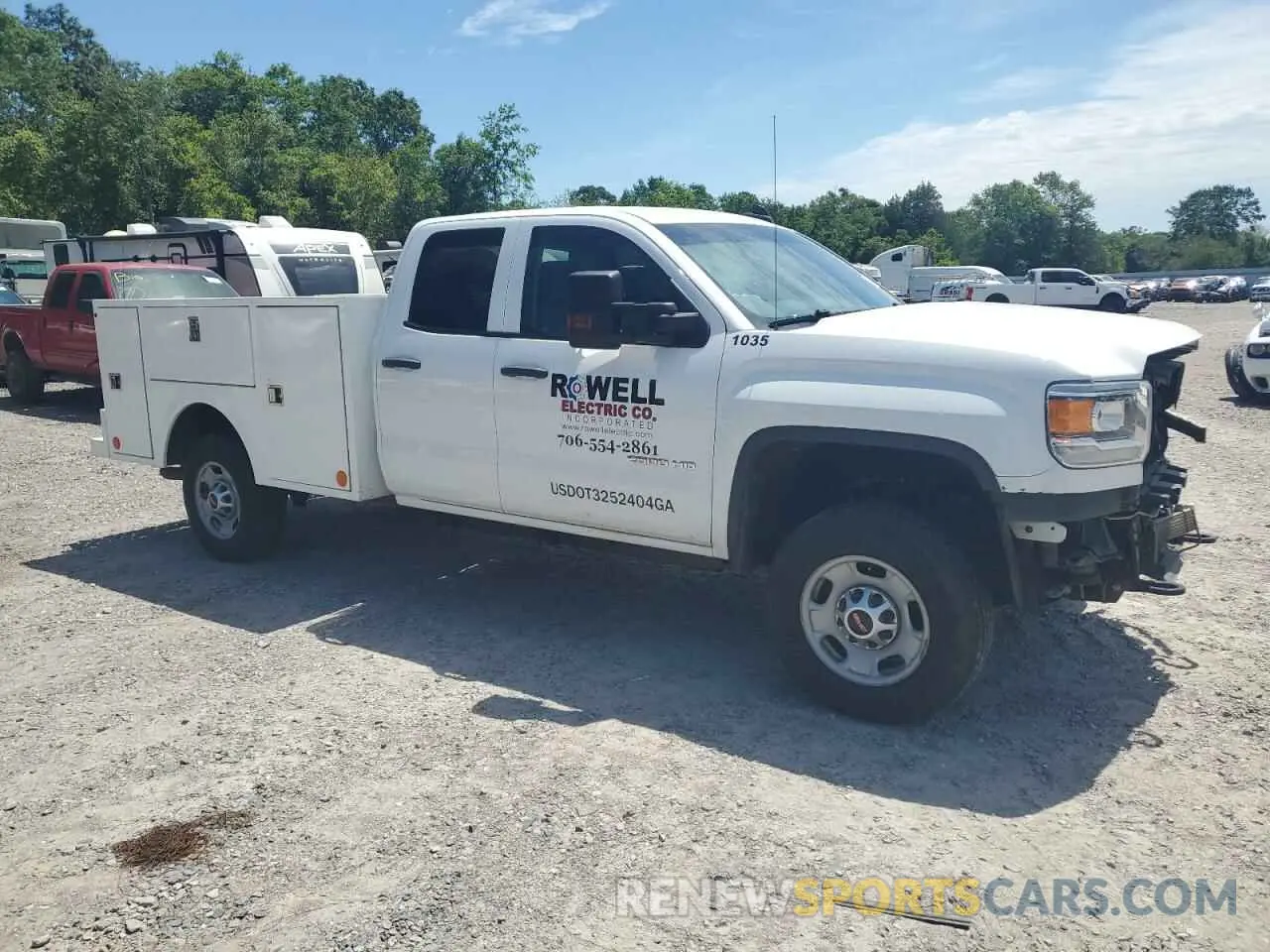 4 Photograph of a damaged car 2GD21NEG9K1201407 GMC SIERRA 2019