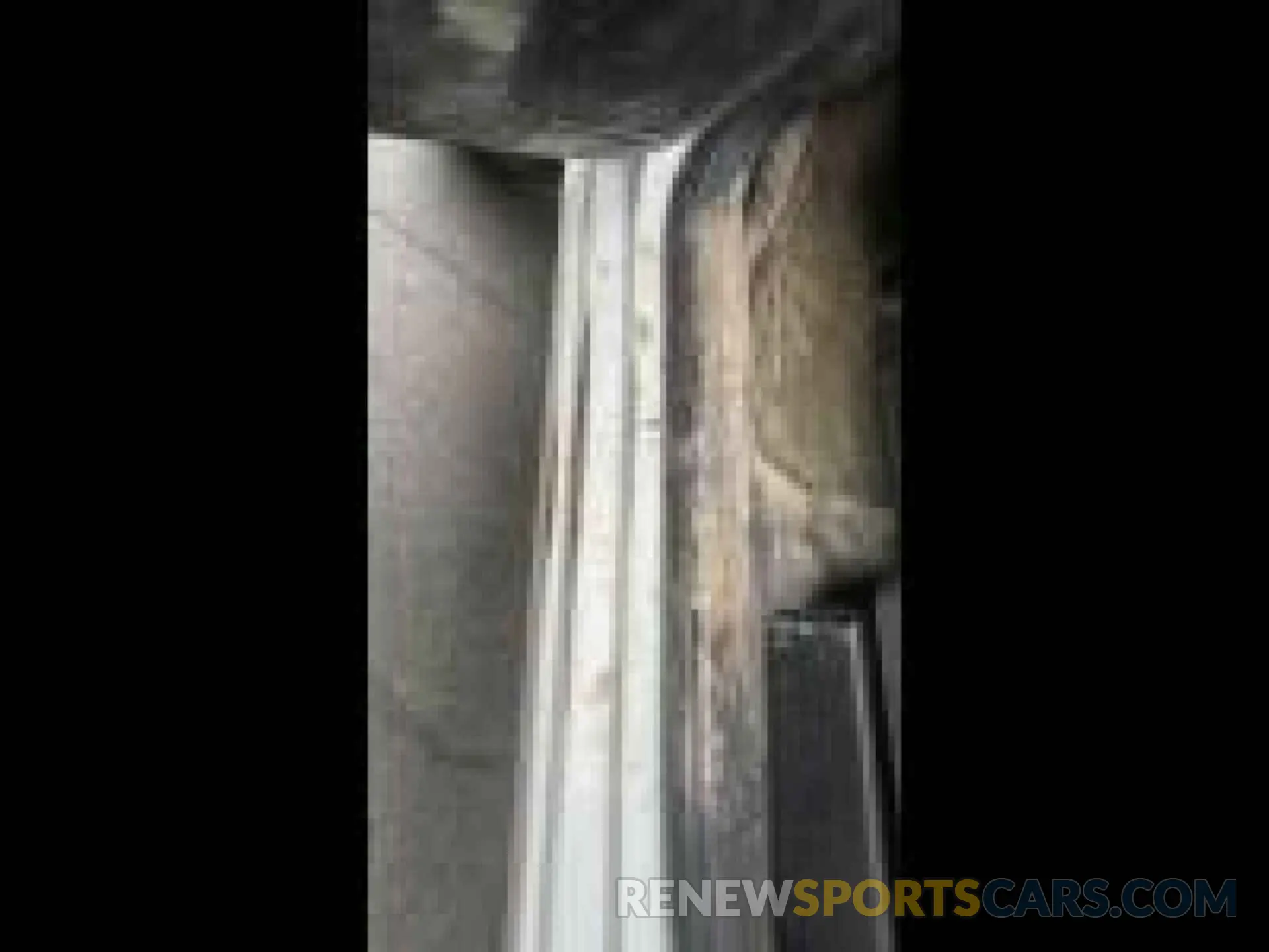 19 Photograph of a damaged car 2GT22NEG3K1225073 GMC SIERRA 2019