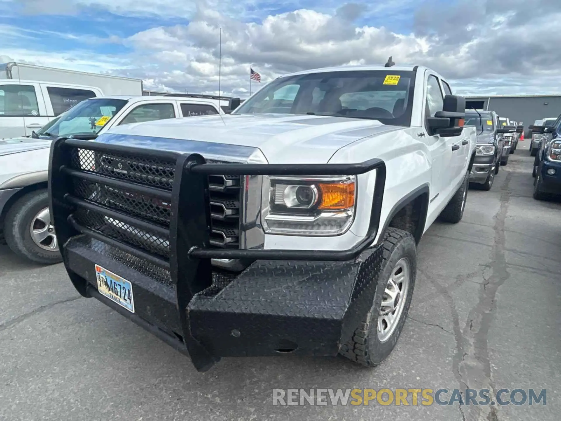 24 Photograph of a damaged car 2GT22NEG3K1225073 GMC SIERRA 2019