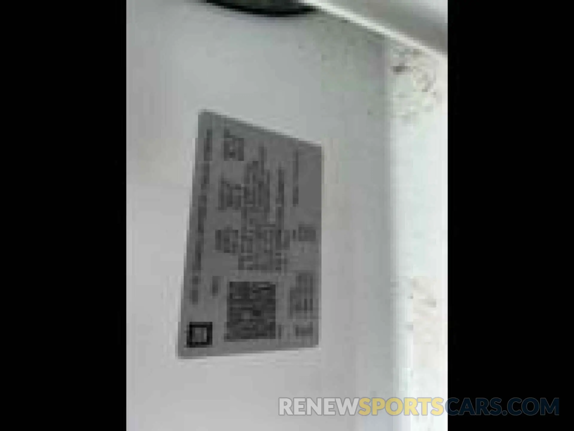 5 Photograph of a damaged car 2GT22NEG3K1225073 GMC SIERRA 2019