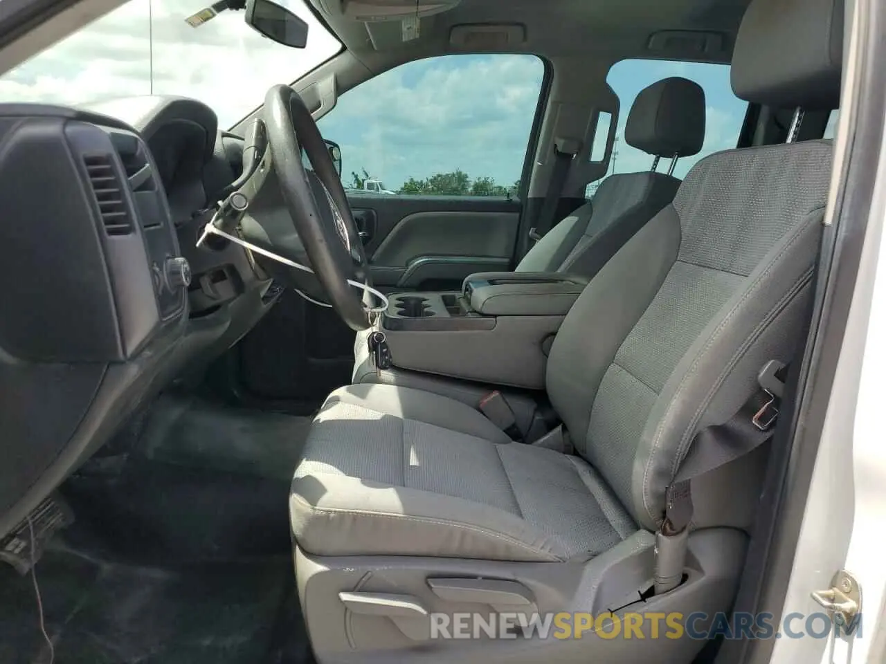 7 Photograph of a damaged car 2GTR1LECXK1139391 GMC SIERRA 2019