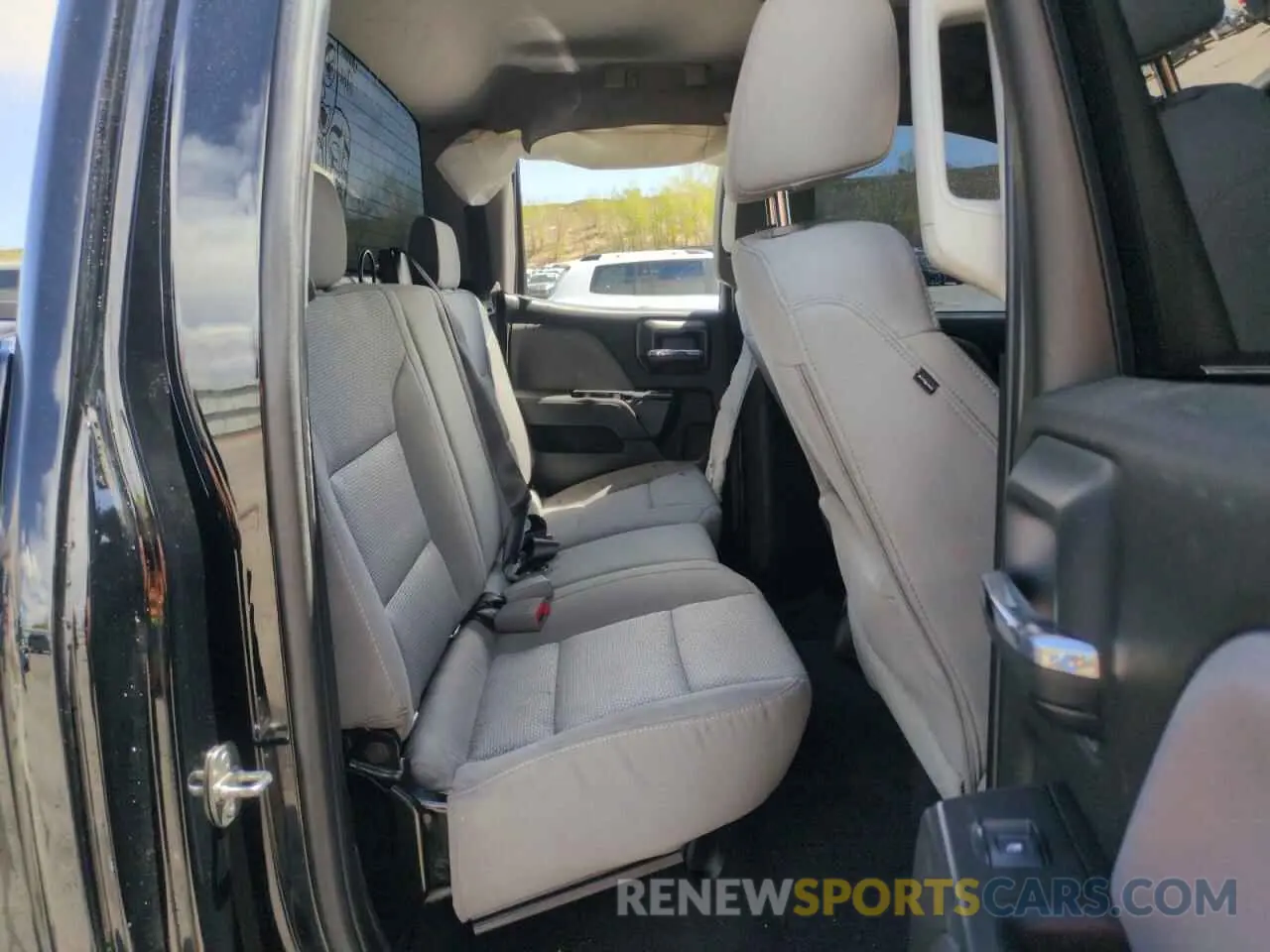 10 Photograph of a damaged car 2GTV2LEC7K1109728 GMC SIERRA 2019