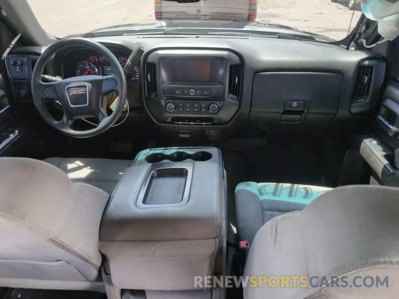 8 Photograph of a damaged car 2GTV2LEC7K1109728 GMC SIERRA 2019