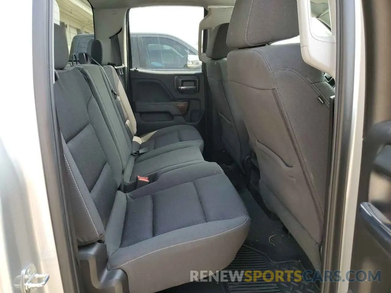 10 Photograph of a damaged car 2GTV2MEC2K1188148 GMC SIERRA 2019