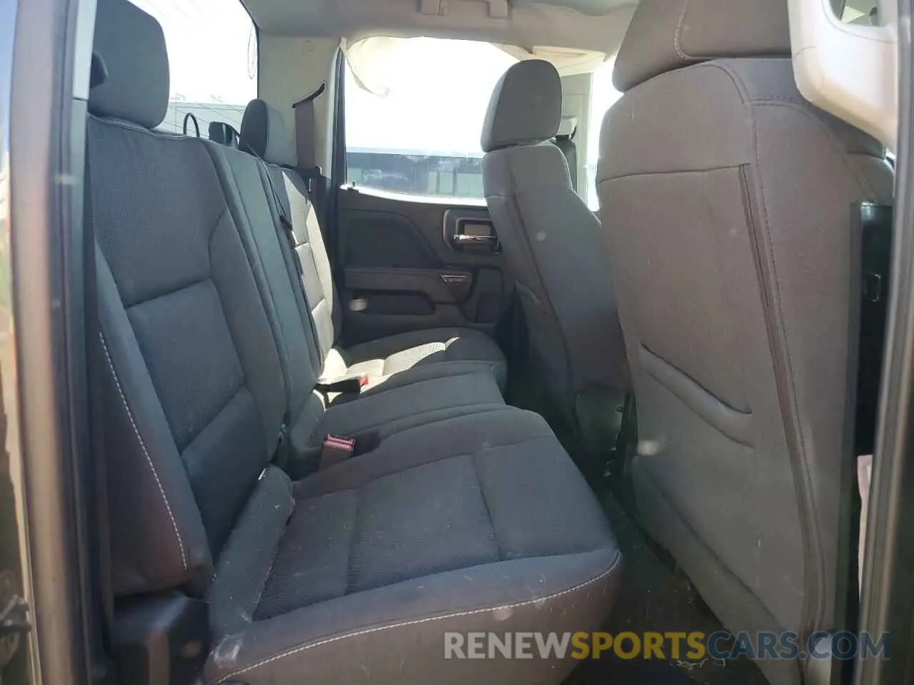 10 Photograph of a damaged car 2GTV2MECXK1192383 GMC SIERRA 2019