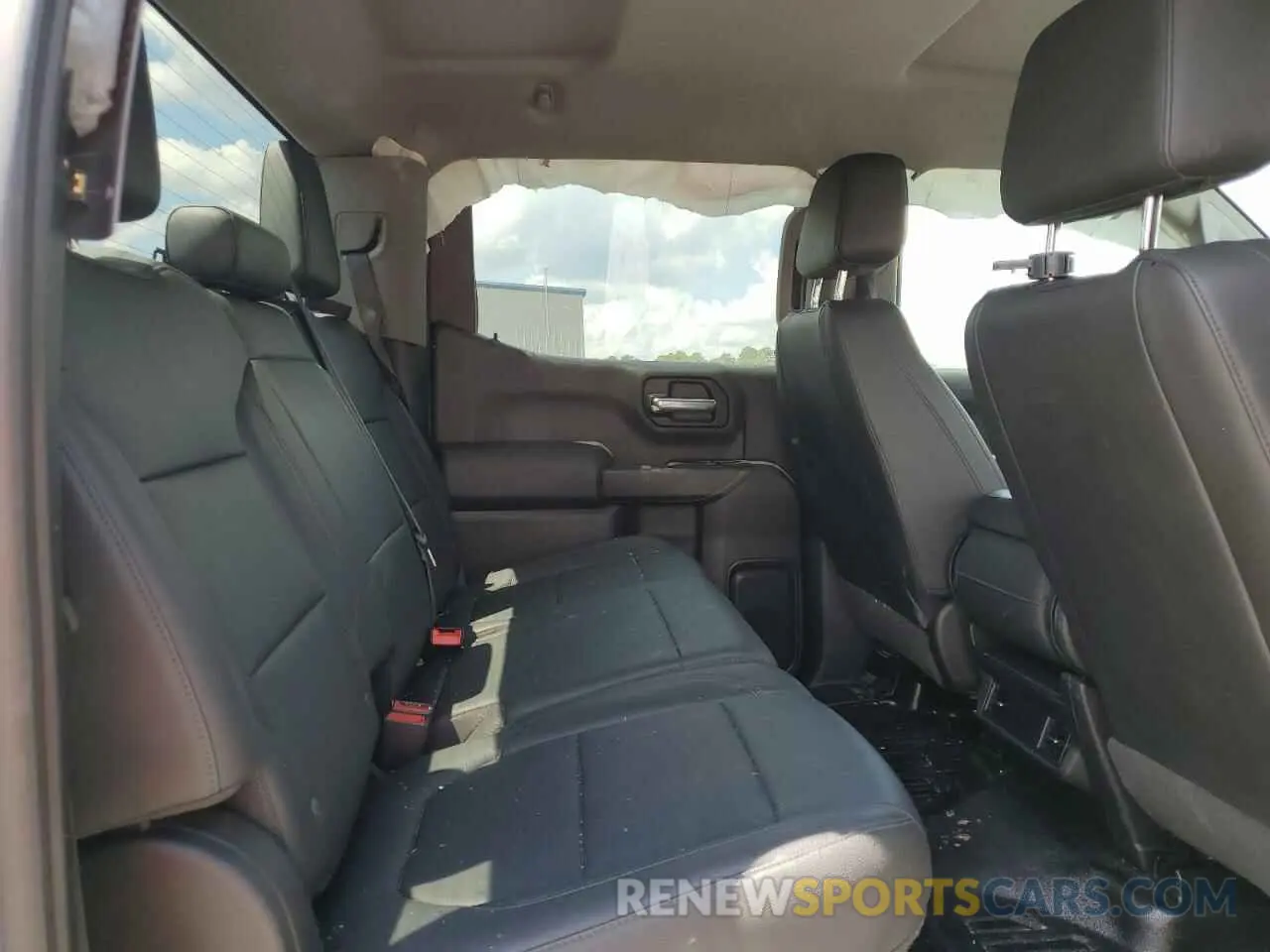 10 Photograph of a damaged car 3GTP8AEF0KG169945 GMC SIERRA 2019