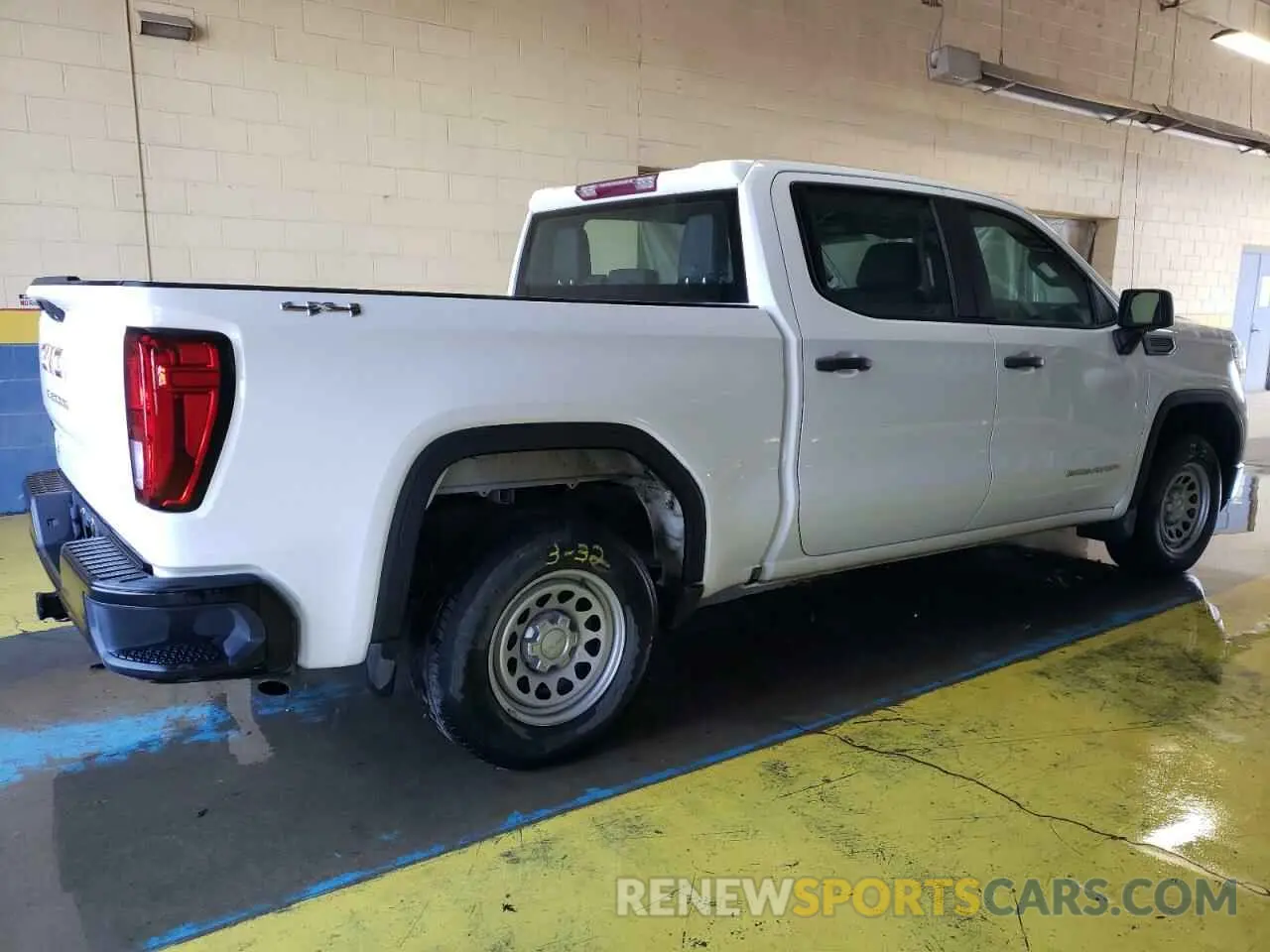 3 Photograph of a damaged car 3GTP9AEH1KG132062 GMC SIERRA 2019