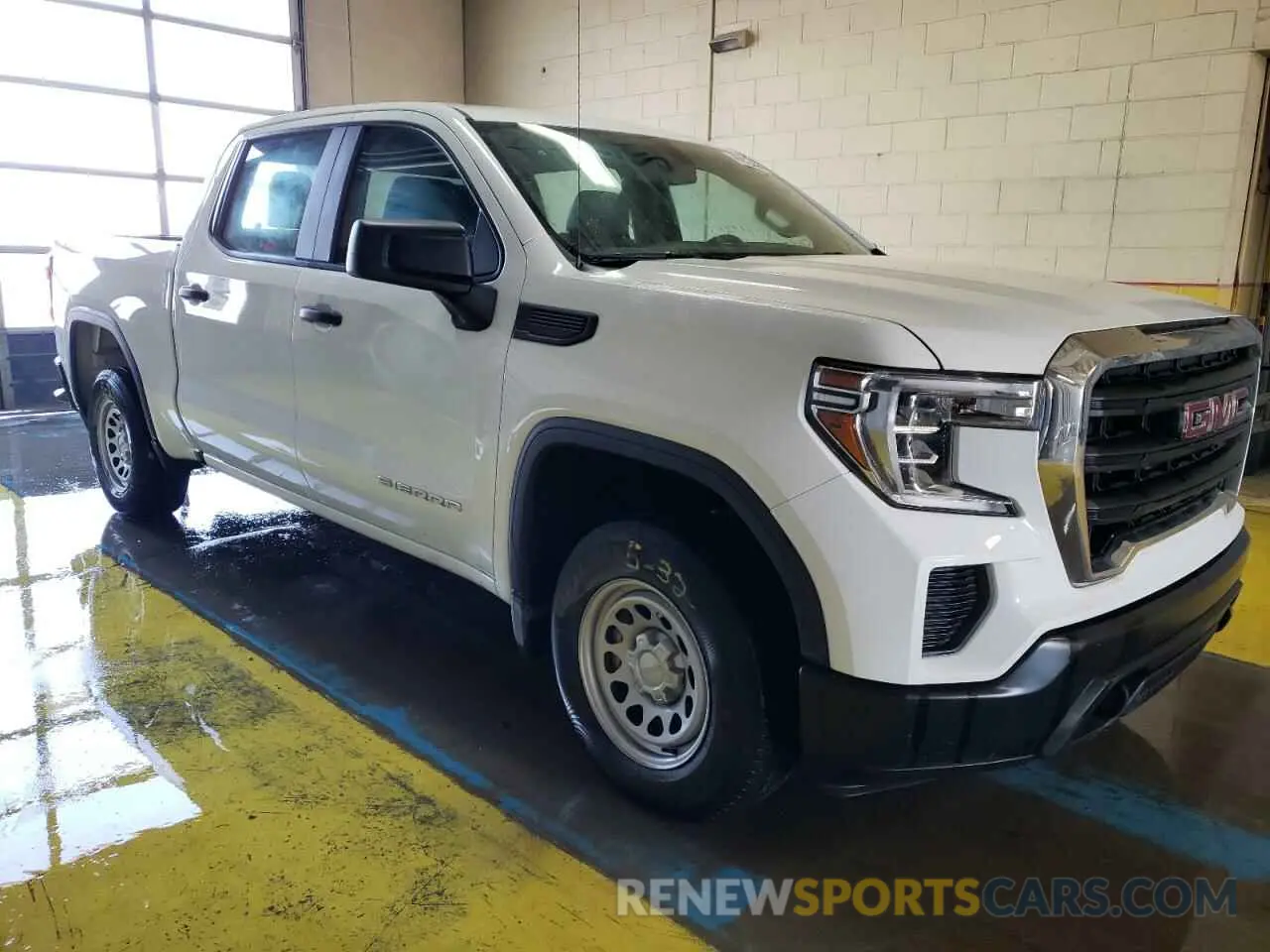 4 Photograph of a damaged car 3GTP9AEH1KG132062 GMC SIERRA 2019