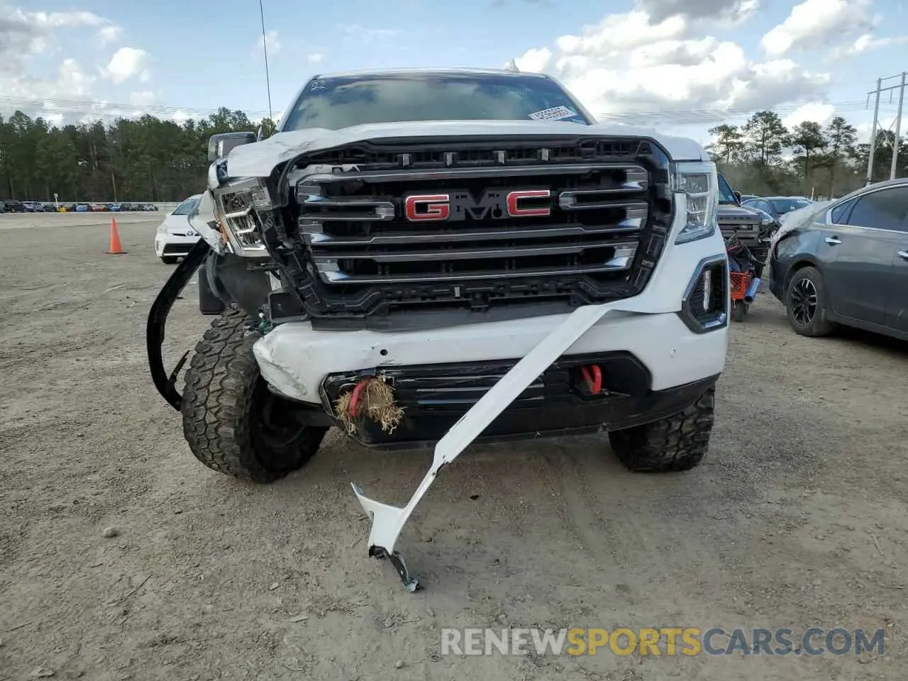5 Photograph of a damaged car 3GTP9EEL9KG296431 GMC SIERRA 2019