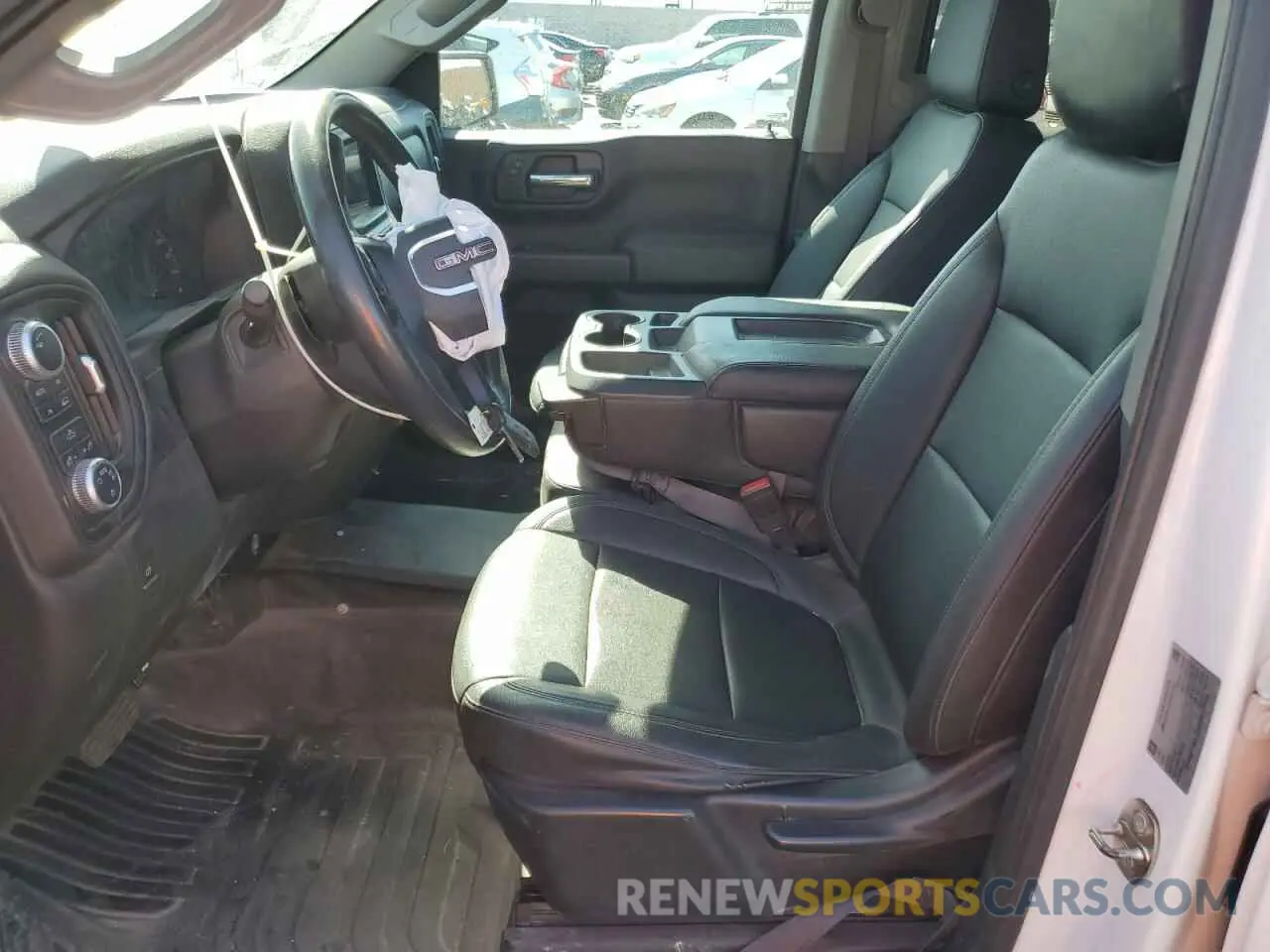 7 Photograph of a damaged car 3GTU9AEFXKG215328 GMC SIERRA 2019