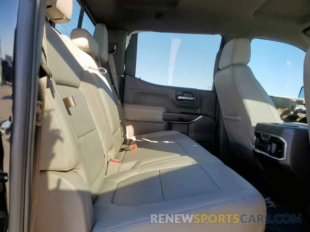 10 Photograph of a damaged car 3GTU9DED8KG106236 GMC SIERRA 2019