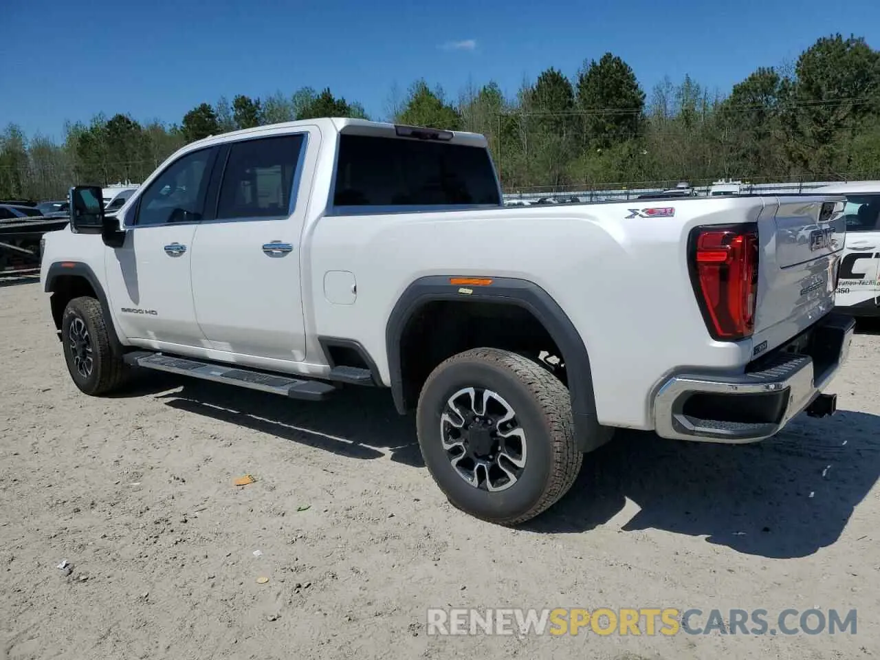 2 Photograph of a damaged car 1GT19NE71LF131890 GMC SIERRA 2020