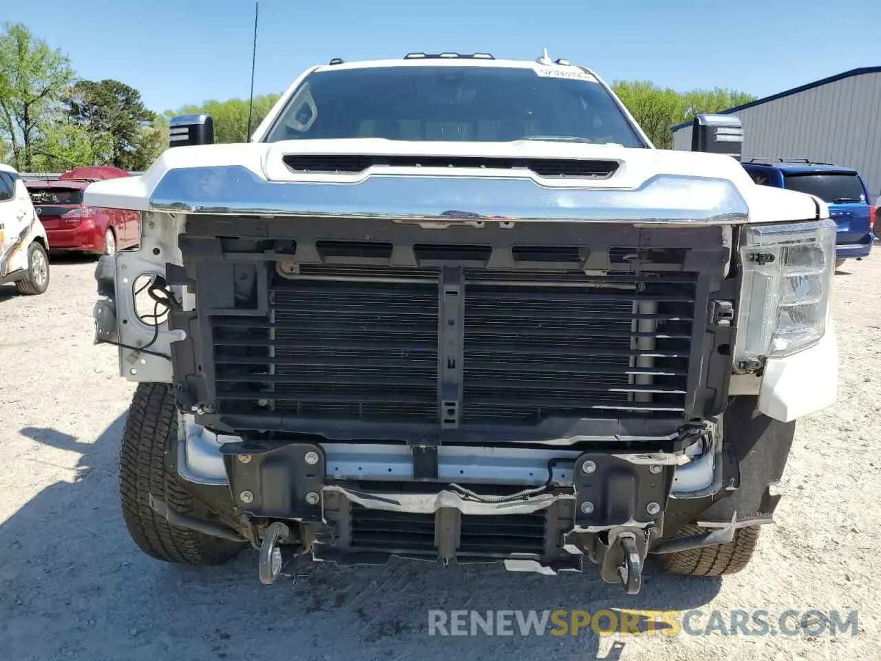 5 Photograph of a damaged car 1GT19NE71LF131890 GMC SIERRA 2020
