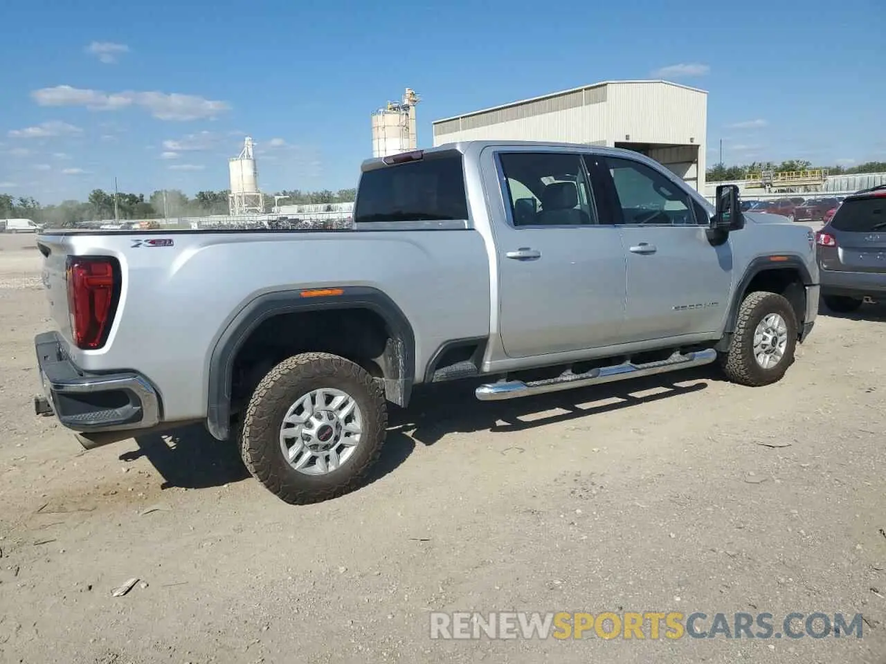 3 Photograph of a damaged car 1GT49ME7XLF223958 GMC SIERRA 2020