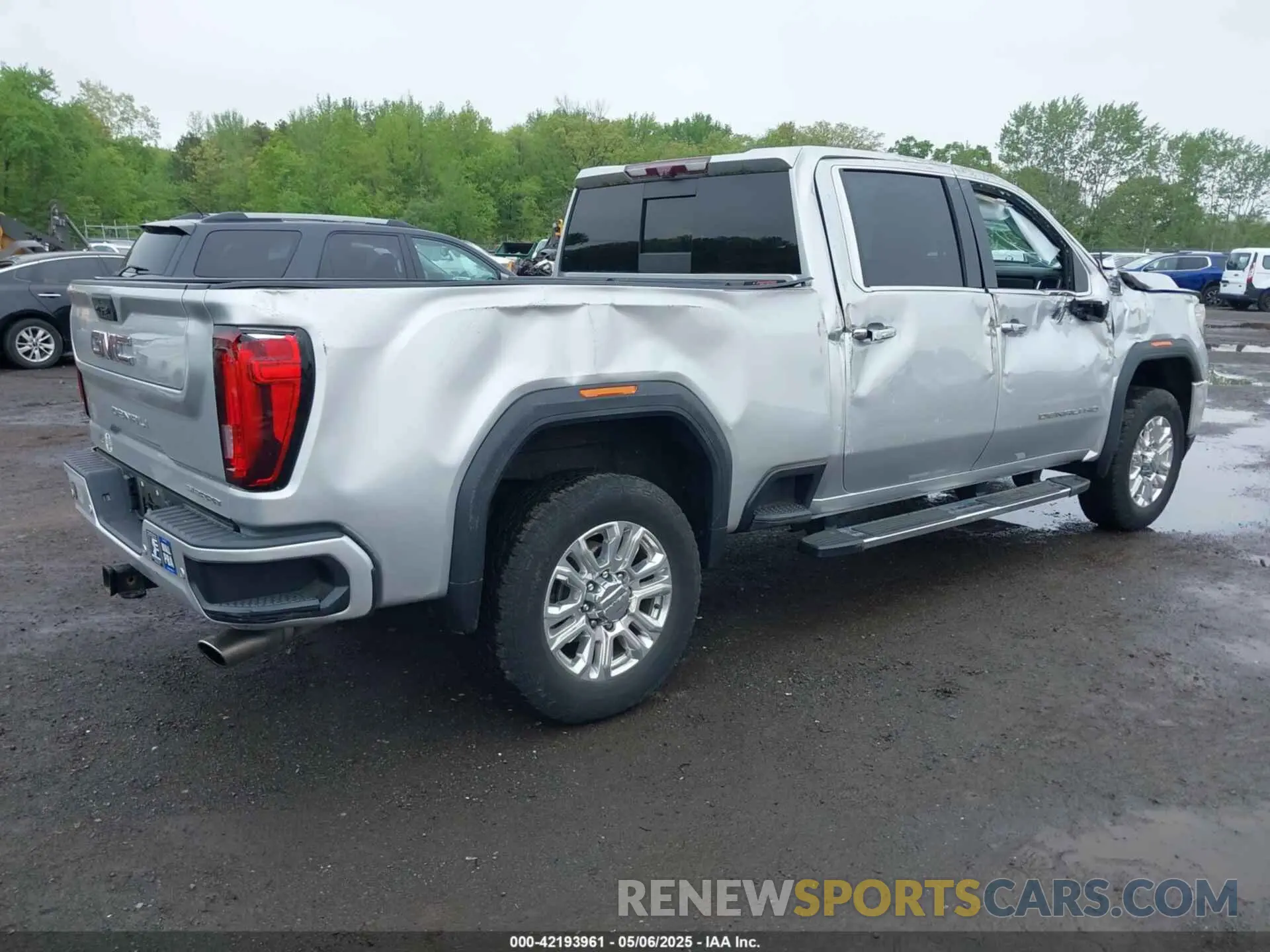 4 Фотография поврежденного автомобиля 1GT49RE79LF285364 GMC SIERRA 2020