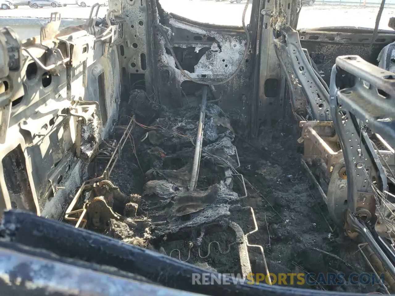 10 Photograph of a damaged car 1GTR8AEF0LZ322107 GMC SIERRA 2020
