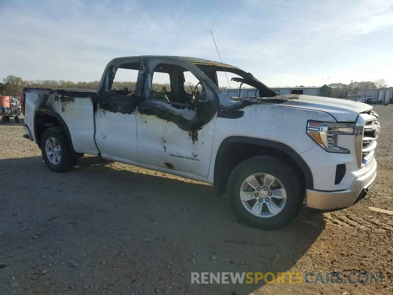4 Photograph of a damaged car 1GTR8AEF0LZ322107 GMC SIERRA 2020