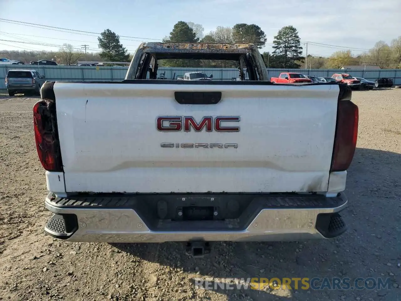 6 Photograph of a damaged car 1GTR8AEF0LZ322107 GMC SIERRA 2020