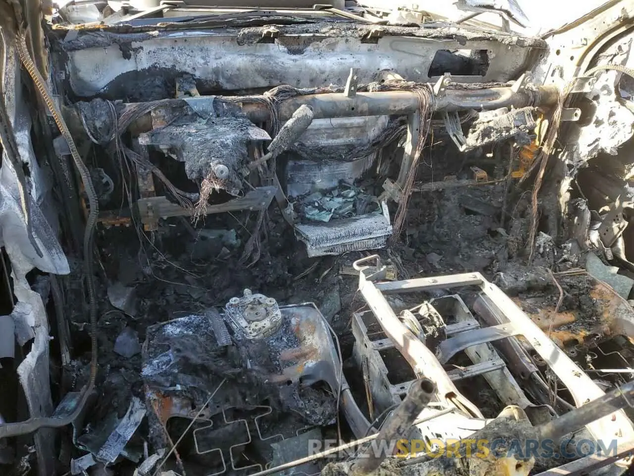 8 Photograph of a damaged car 1GTR8AEF0LZ322107 GMC SIERRA 2020