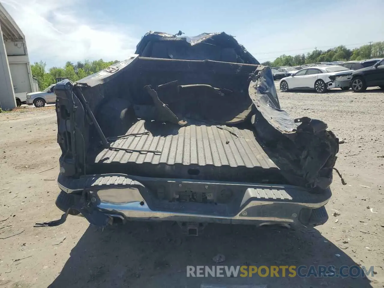 6 Photograph of a damaged car 1GTU9DEL1LZ120598 GMC SIERRA 2020