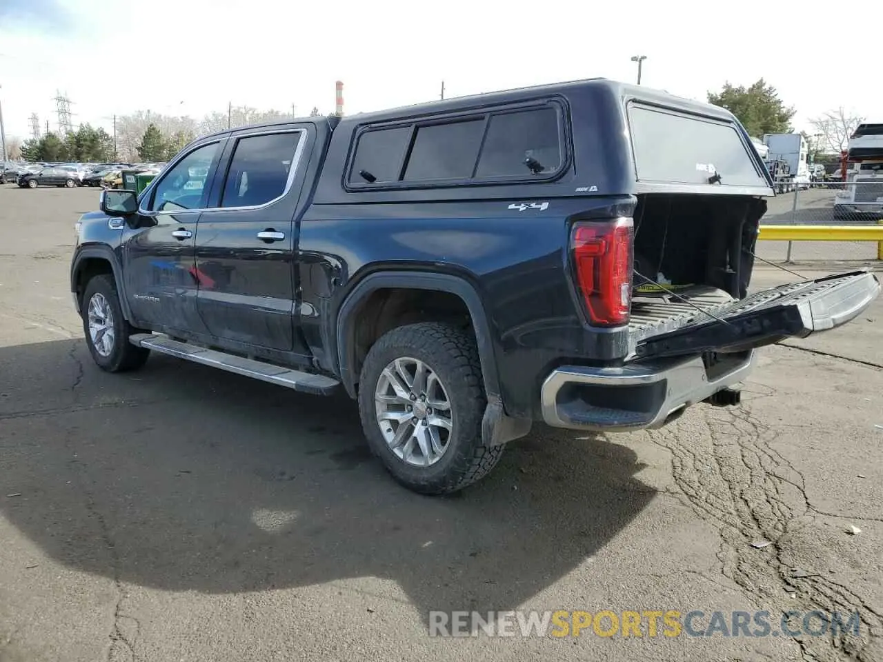 2 Фотография поврежденного автомобиля 1GTU9DEL7LZ286740 GMC SIERRA 2020