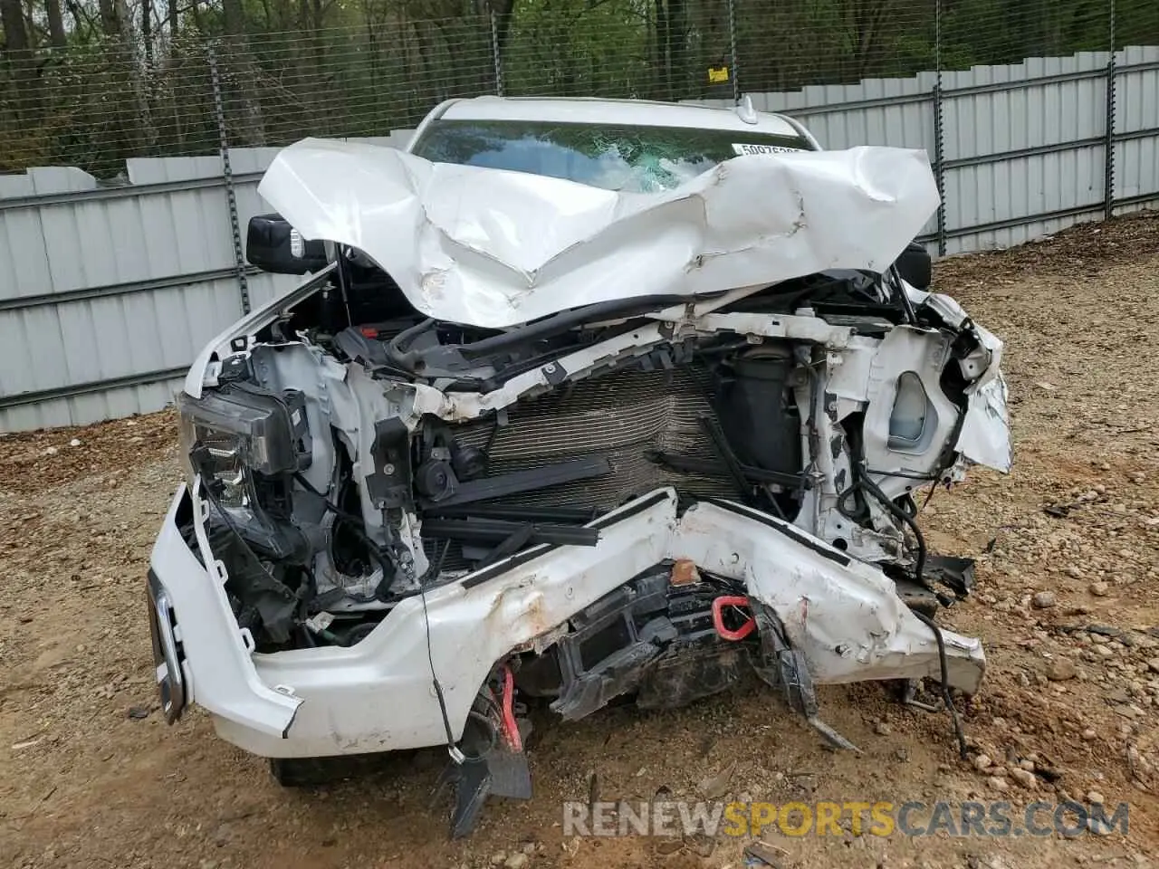 5 Photograph of a damaged car 3GTP9EEL8LG426930 GMC SIERRA 2020