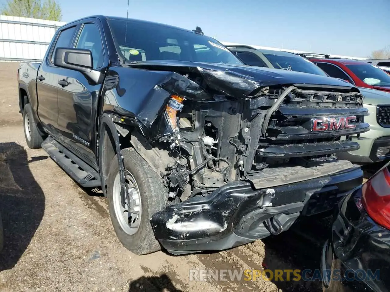 4 Photograph of a damaged car 3GTU9AEF5LG262168 GMC SIERRA 2020