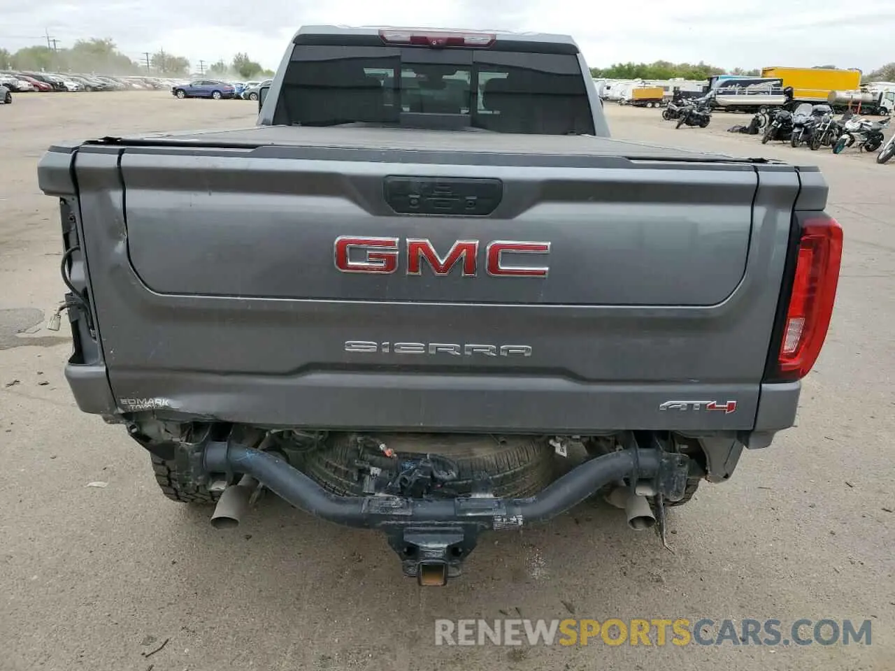 6 Photograph of a damaged car 3GTU9EET0LG380934 GMC SIERRA 2020