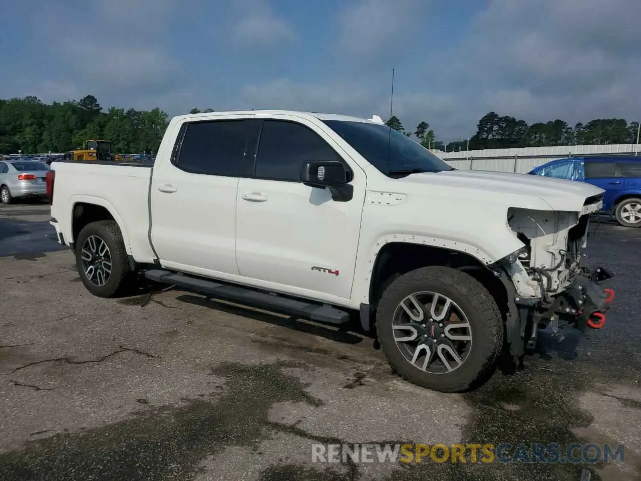 4 Photograph of a damaged car 3GTU9EET2LG240612 GMC SIERRA 2020