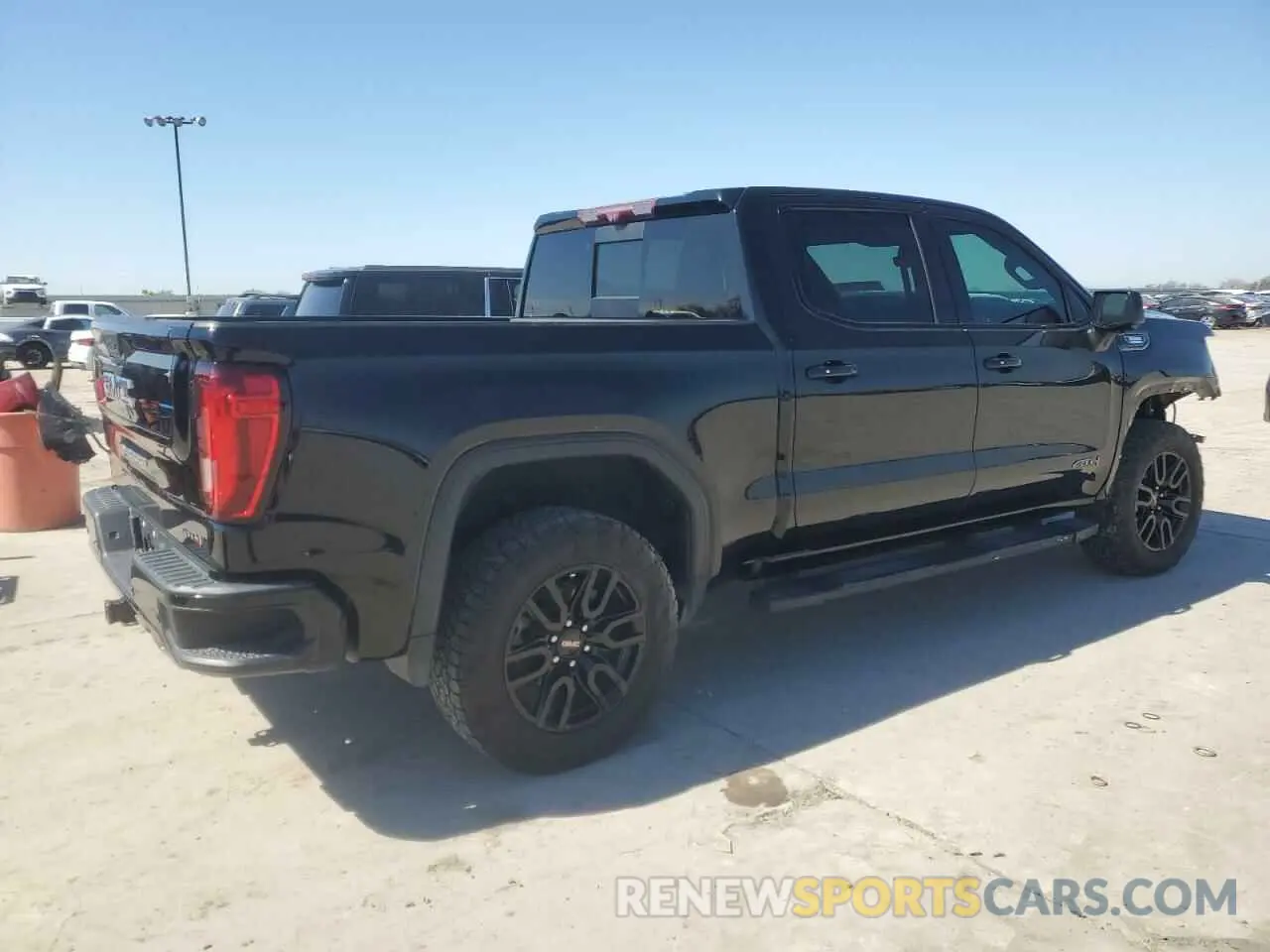 3 Photograph of a damaged car 3GTU9EET8LG424761 GMC SIERRA 2020