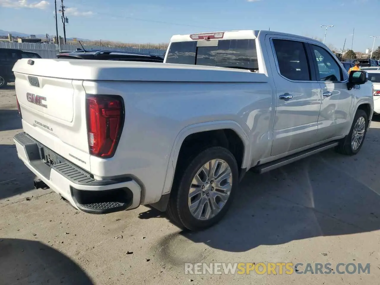 3 Photograph of a damaged car 3GTU9FEL5LG293603 GMC SIERRA 2020