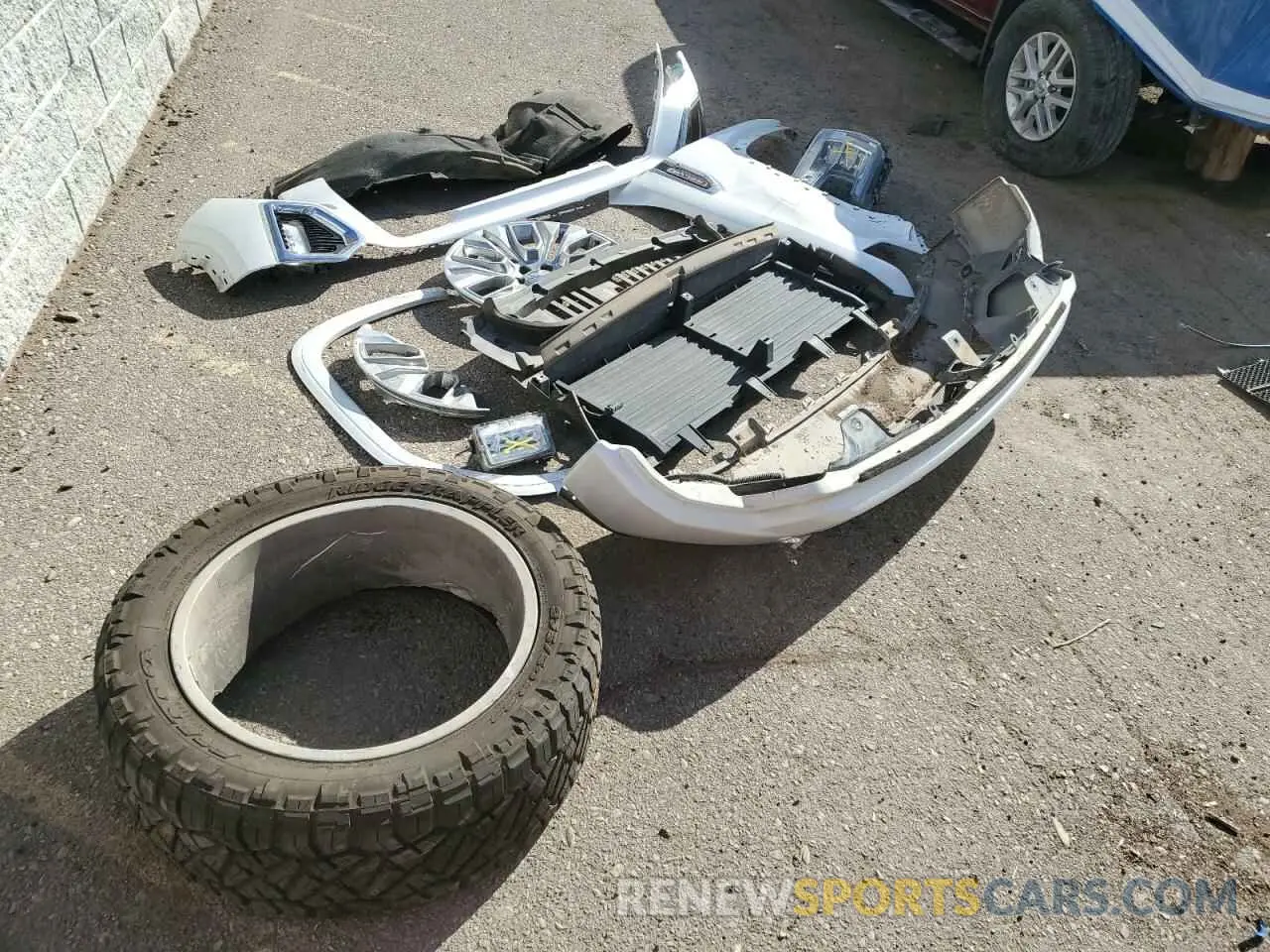 12 Фотография поврежденного автомобиля 3GTU9FEL5LG351998 GMC SIERRA 2020