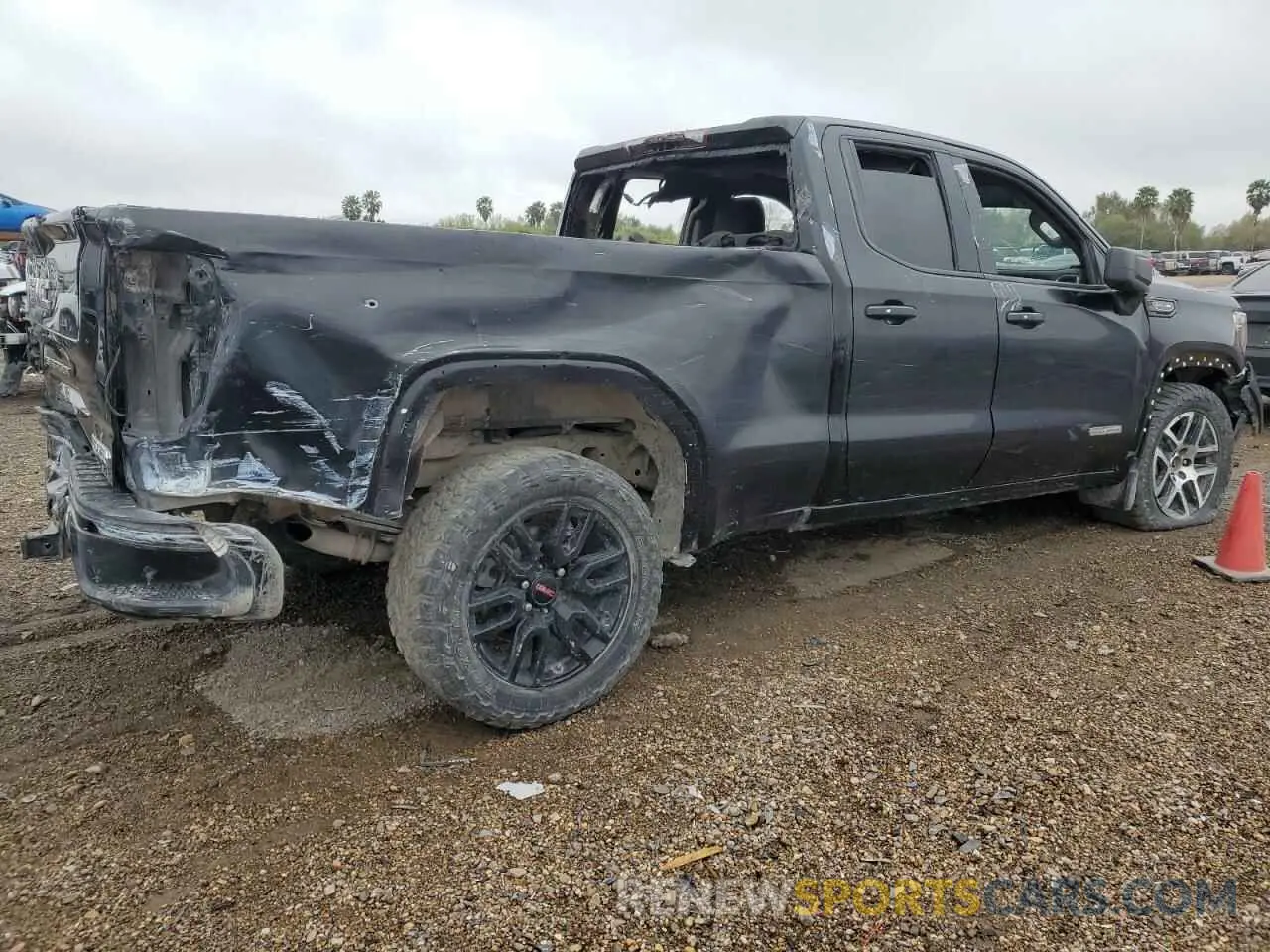 3 Photograph of a damaged car 1GTR8CED9MZ446405 GMC SIERRA 2021