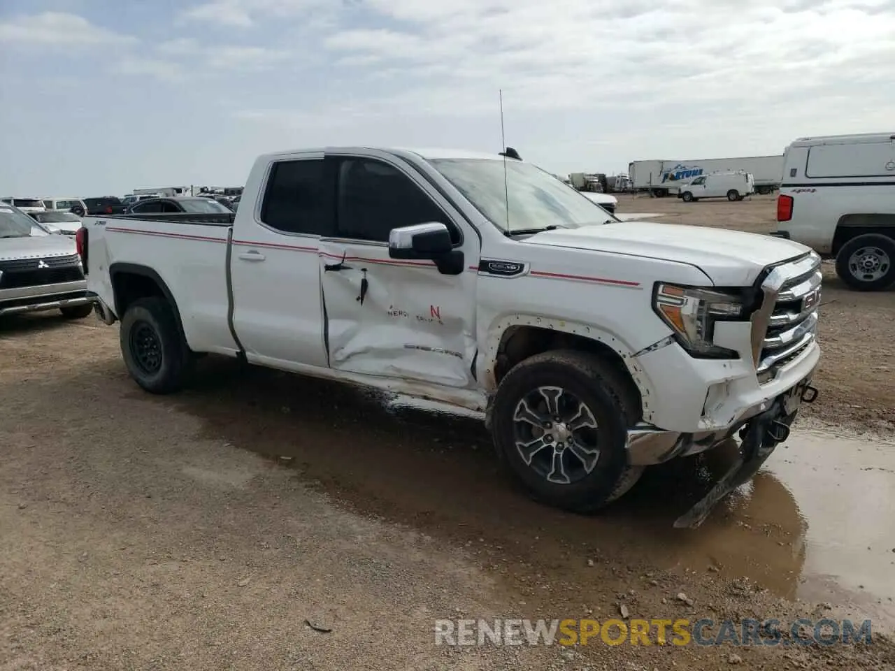 4 Photograph of a damaged car 1GTR9BEDXMZ415428 GMC SIERRA 2021