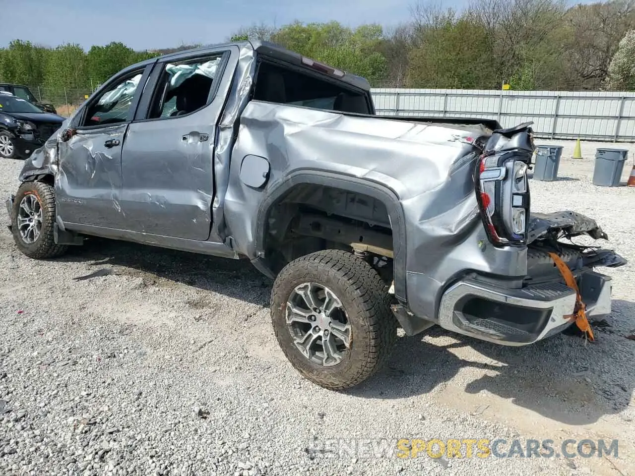 2 Фотография поврежденного автомобиля 1GTU9AEF0MZ230990 GMC SIERRA 2021